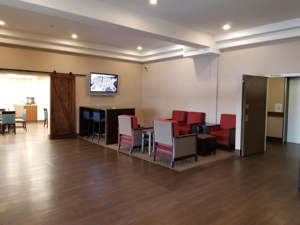 莱斯布里奇康福特因酒店 外观 照片